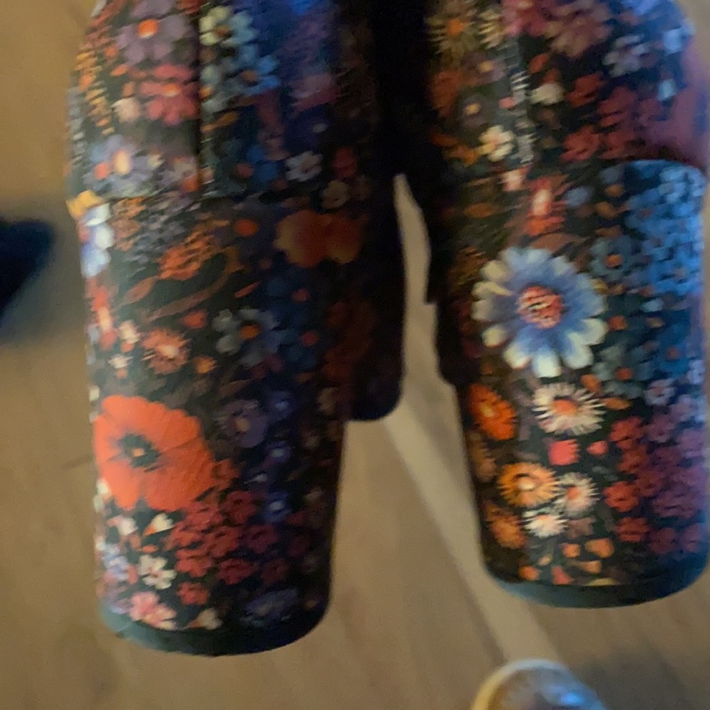 ♥️🍒Lucky brand like new♥️🍒 - Picture 4 of 6